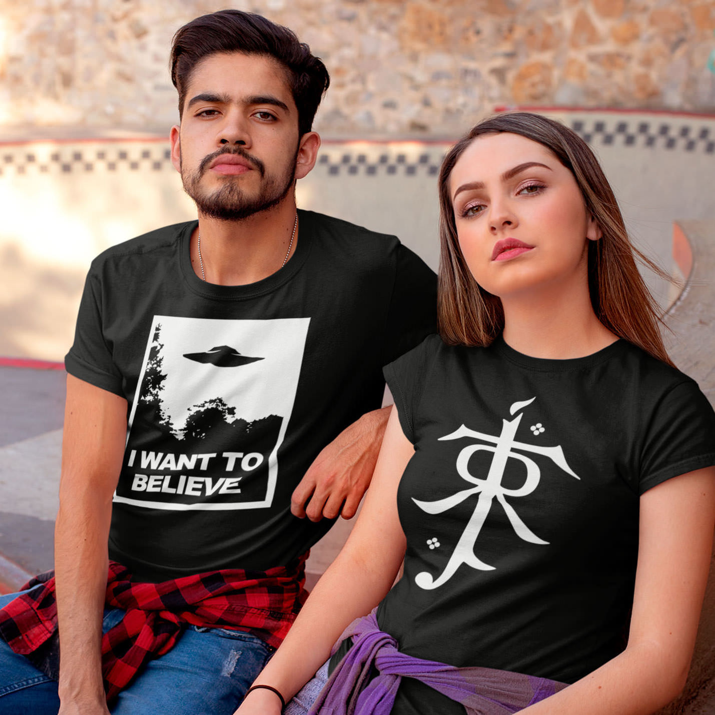 mockup-of-a-couple-wearing-tees-at-a-skate-park-25237